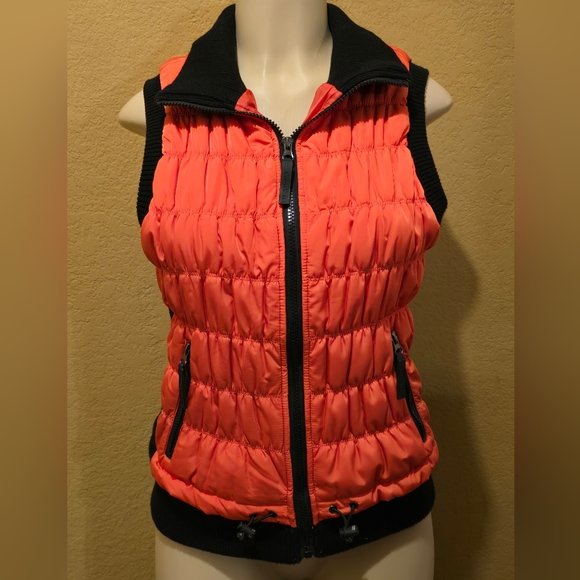 Calvin Klein Performance NWOT puffer vest  sz M.  M66T - Picture 1 of 4